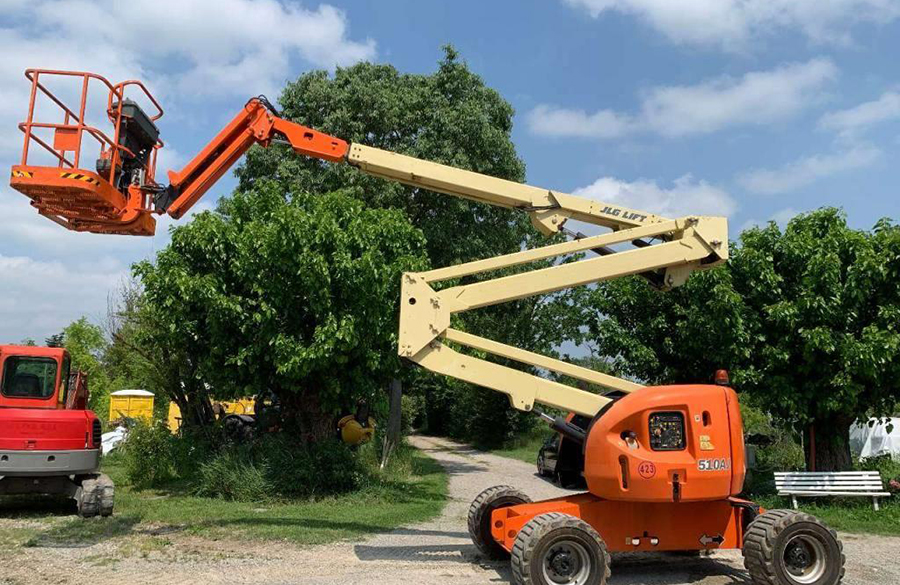 Артикулираща платформа под наем